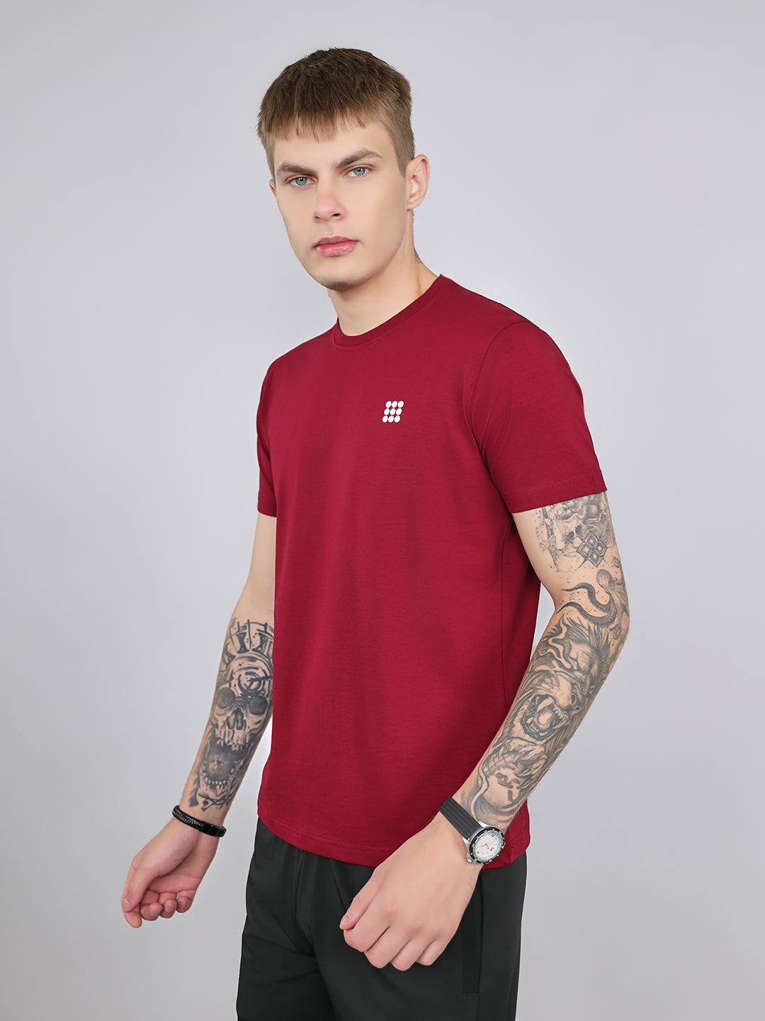 Rock.it Men Maroon Solid Round Neck Half Sleeve T-Shirt