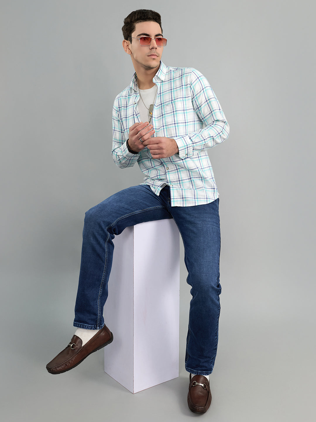 Men White Check Collar Full Sleeve Shirt