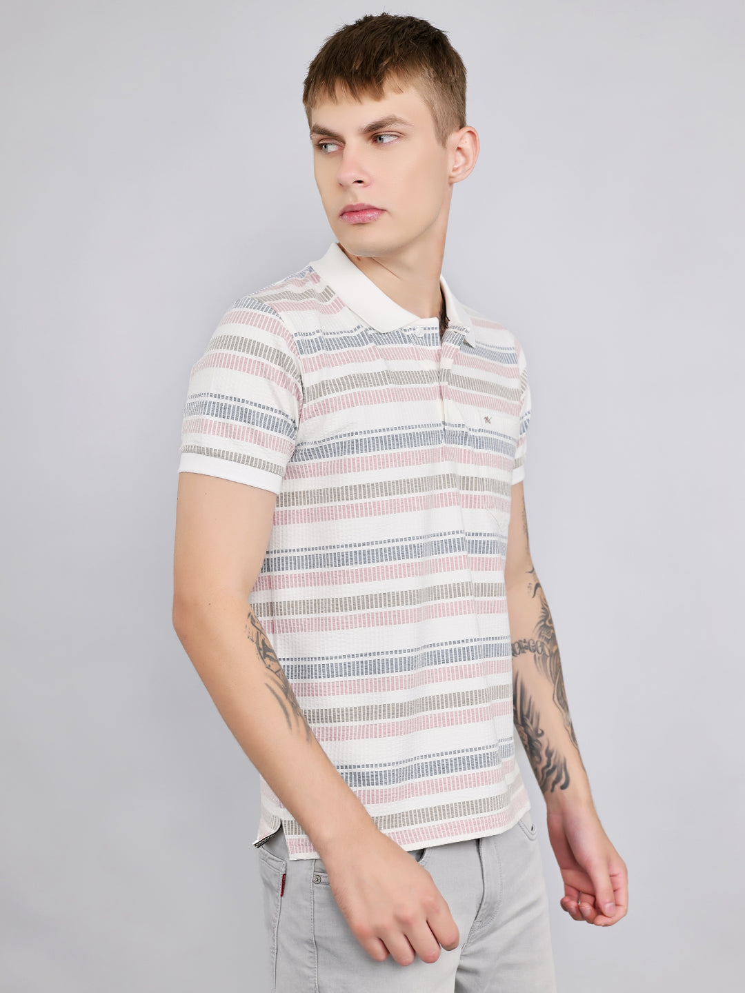 Men Off White Stripe Collar Half Sleeve T-Shirt
