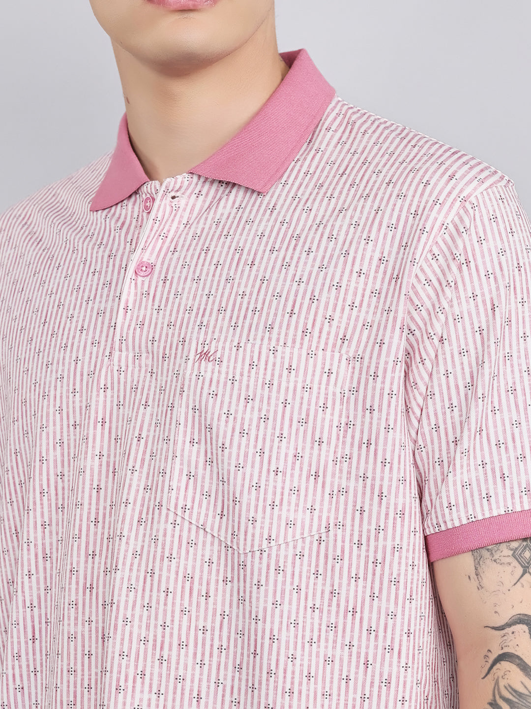 Men Pink Stripe Collar Half Sleeve T-Shirt