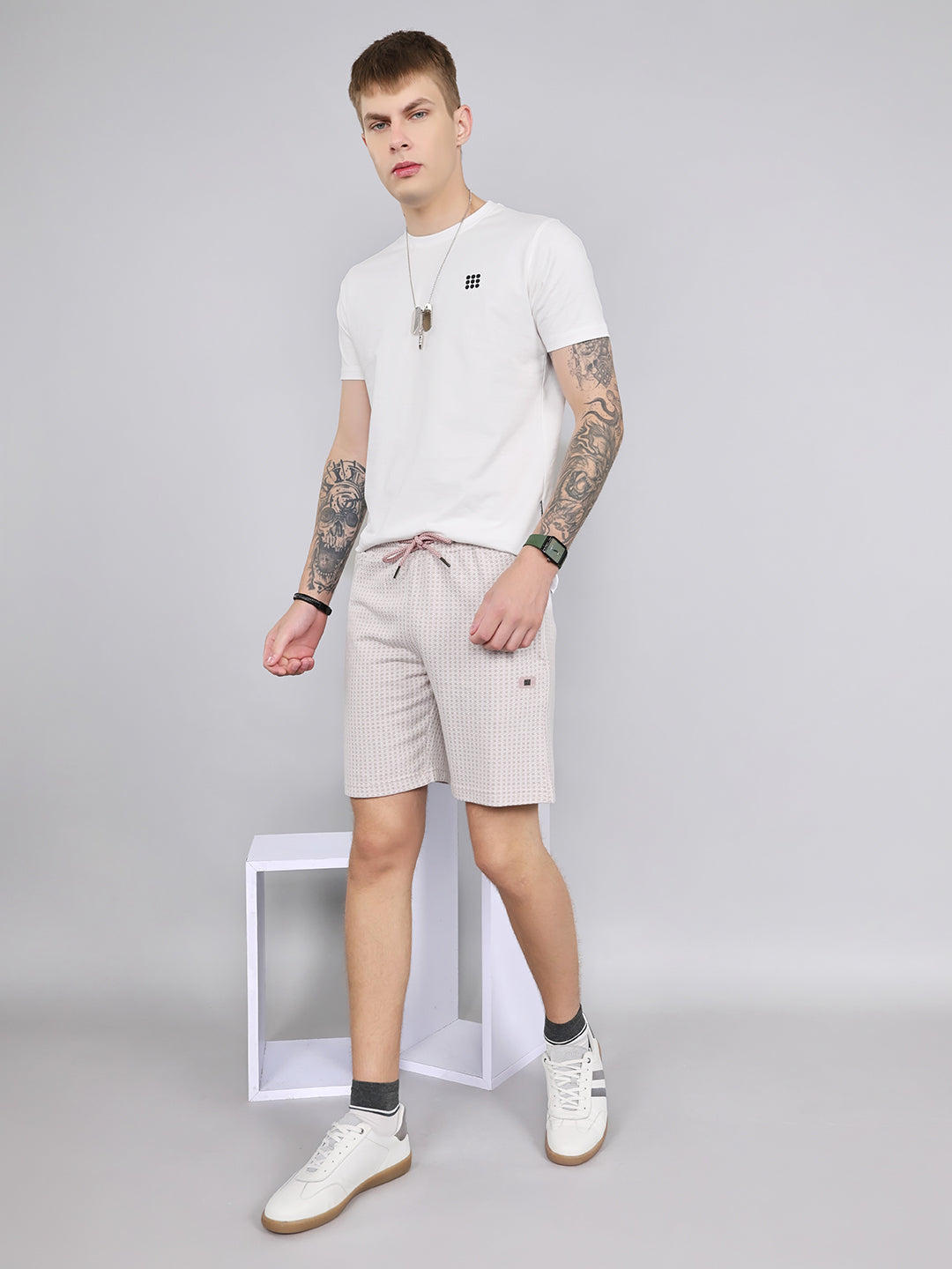 Men Pink Jacquard Regular Fit Bermuda