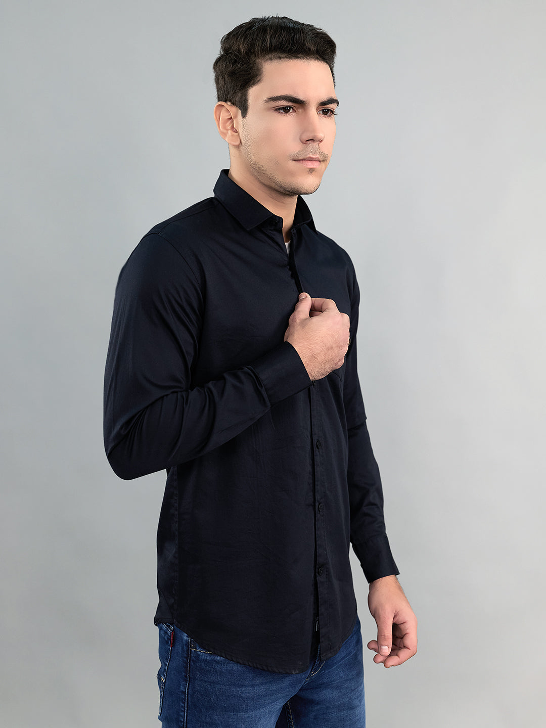 Men Black Solid Collar Full Sleeve Shirt