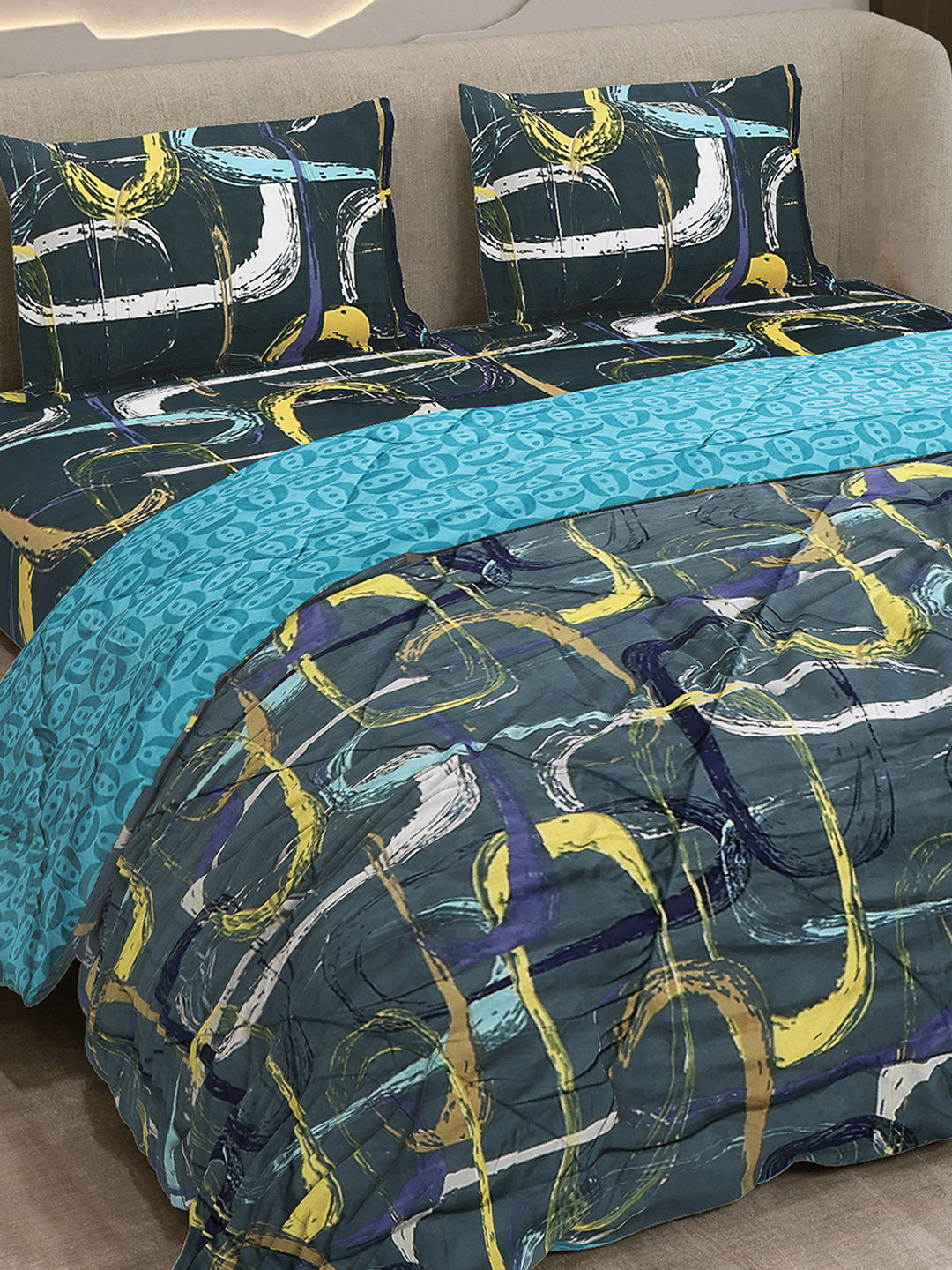 Printed Double Bed 130 GSM 4 Pc Bedding Set (1 Bedsheet, 1 AC Comforter & 2 Pillow Cover)