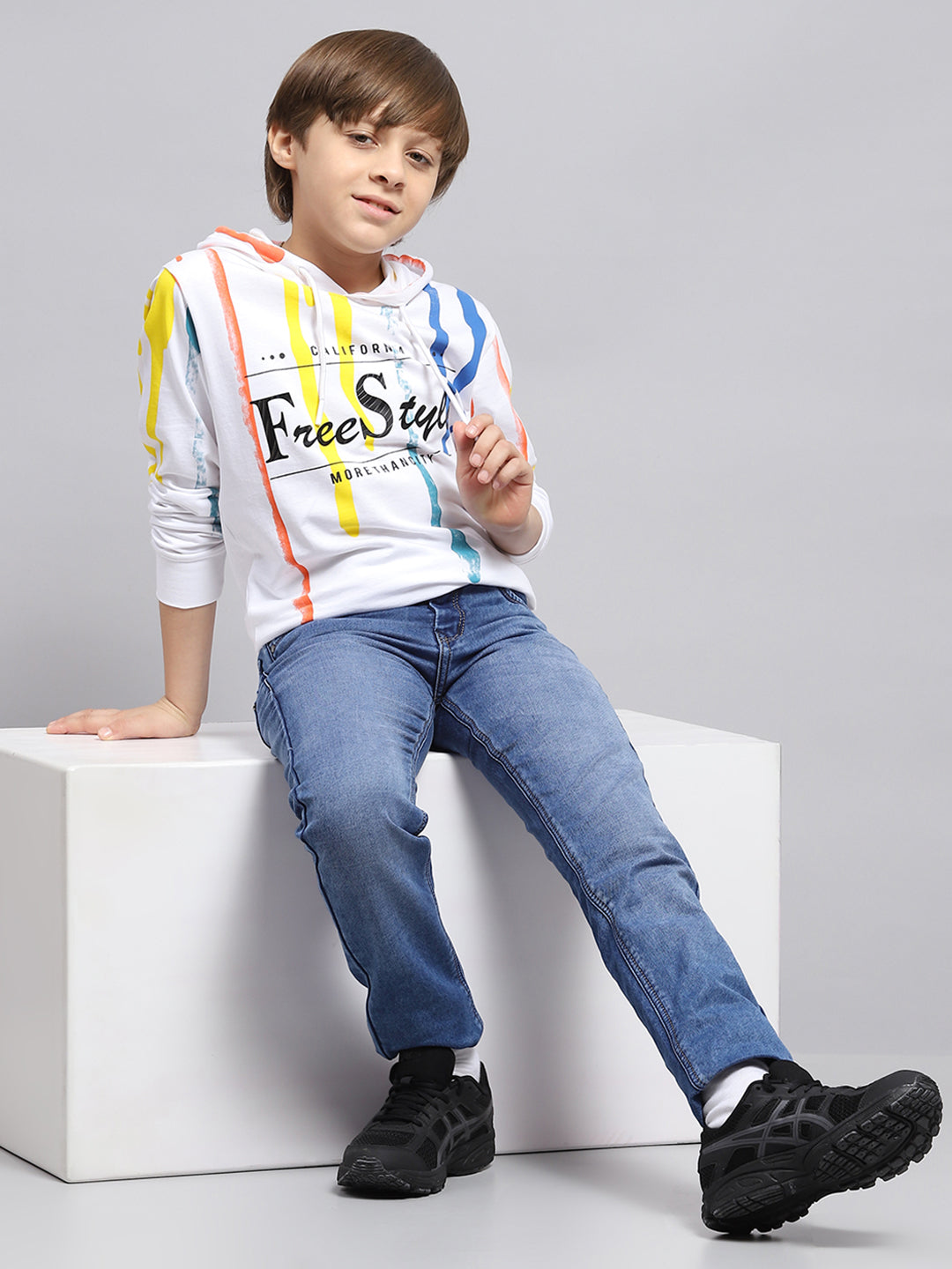 Boys White Printed Hooded Full Sleeve Sweatshirt