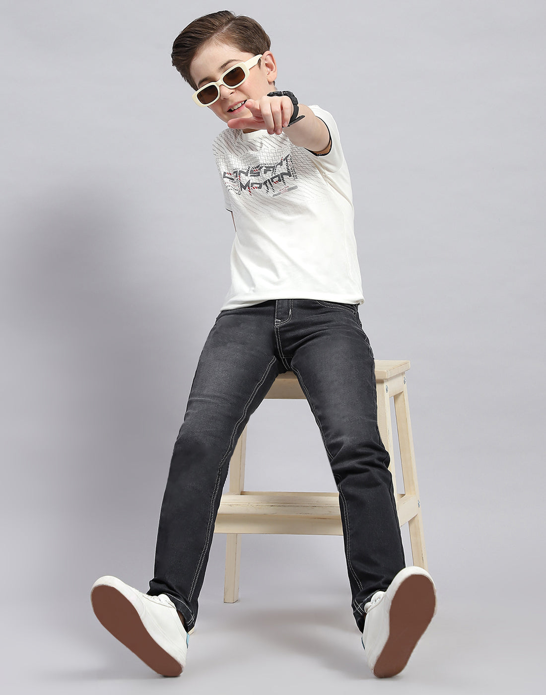 Boys Grey Black Solid Slim Fit Denim