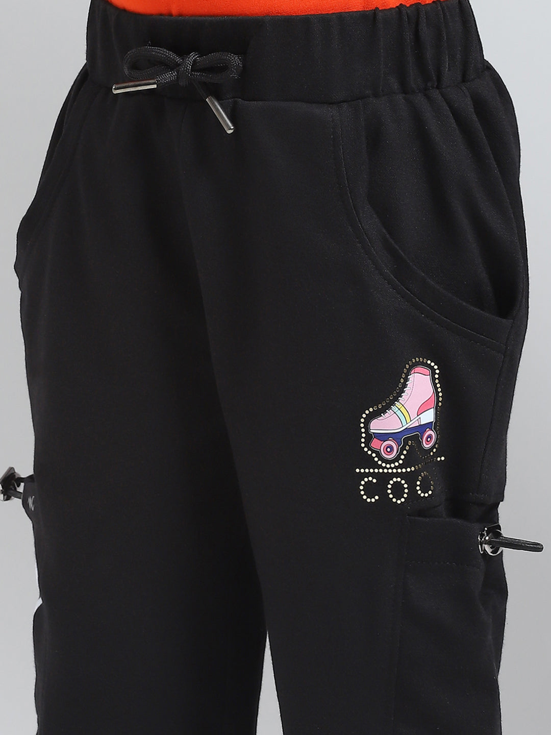 Girls Black Solid Regular Fit Capri