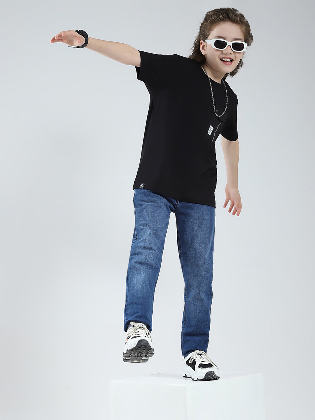 Boys Black Solid Round Neck Half Sleeve T-Shirt