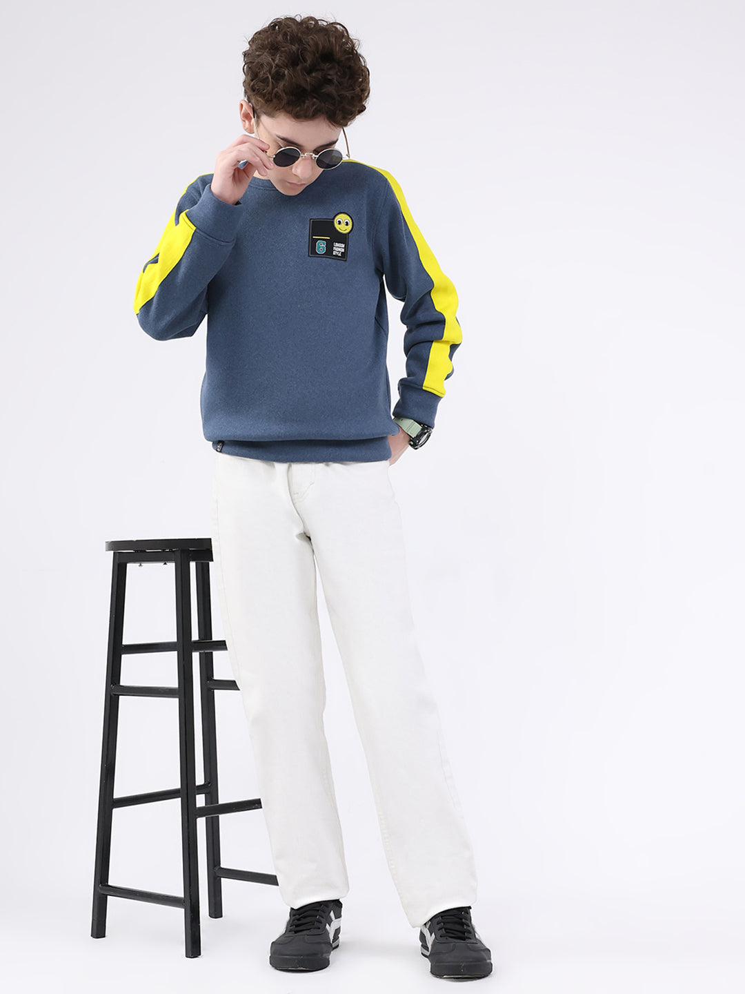 Boys Blue Solid Round Neck Full Sleeve Sweatshirt