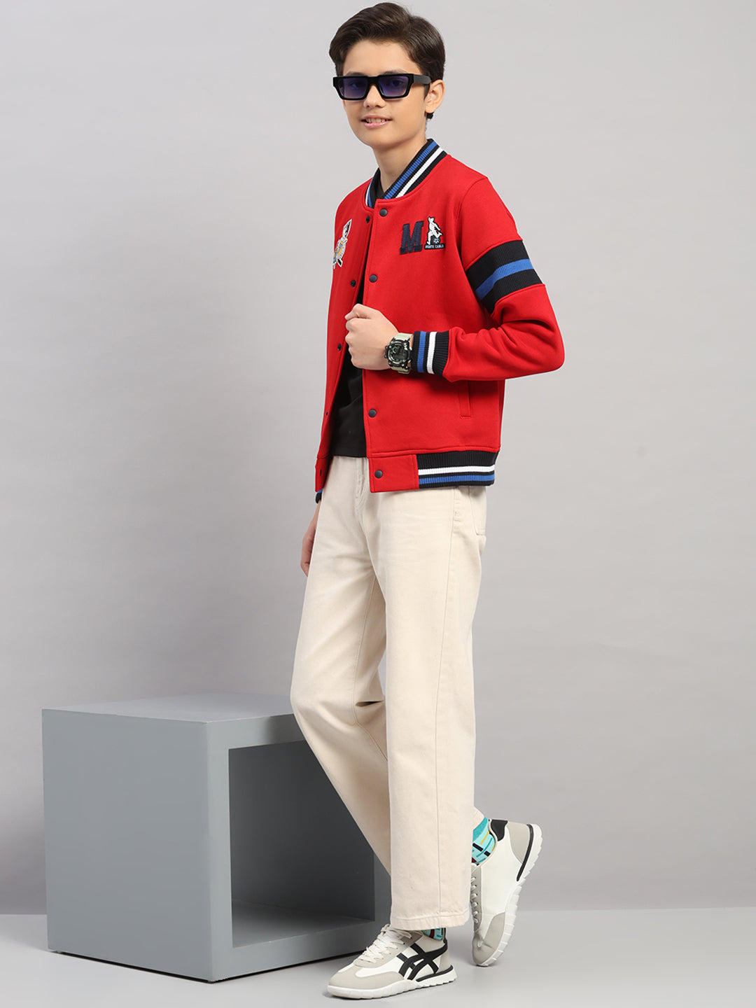 Boys Red Embroidered Round Neck Full Sleeve Sweatshirt