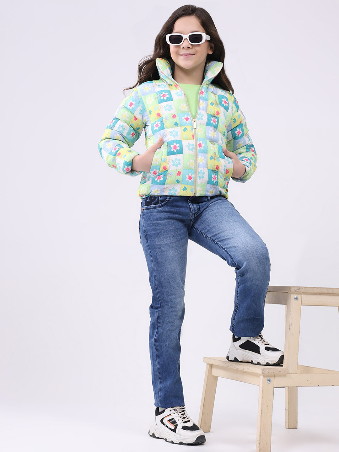 Girls Green Printed Collar Full Sleeve Jacket