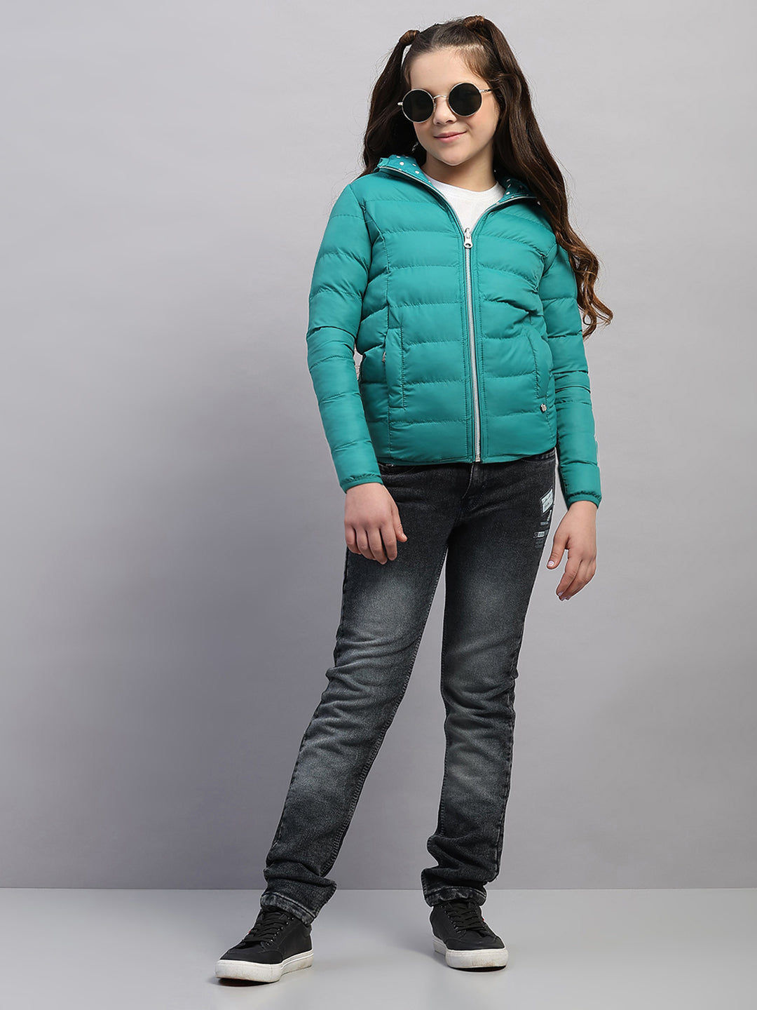 Girls Green Solid Hooded Full Sleeve Reversible Jacket