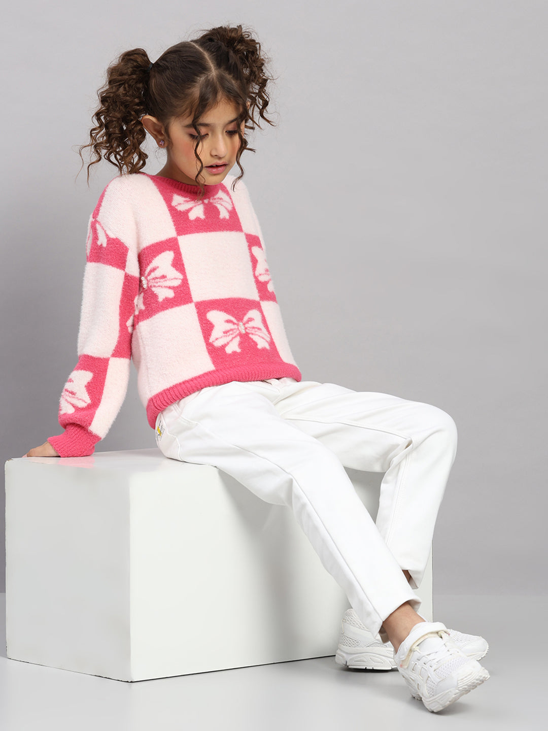 Girls Pink Embroidered Round Neck Full Sleeve Pullover
