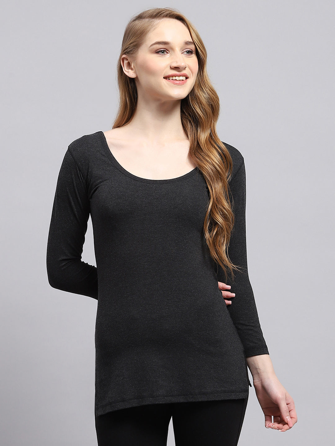 Women Black Solid Round Neck 3/4th Sleeve Thermal Vest
