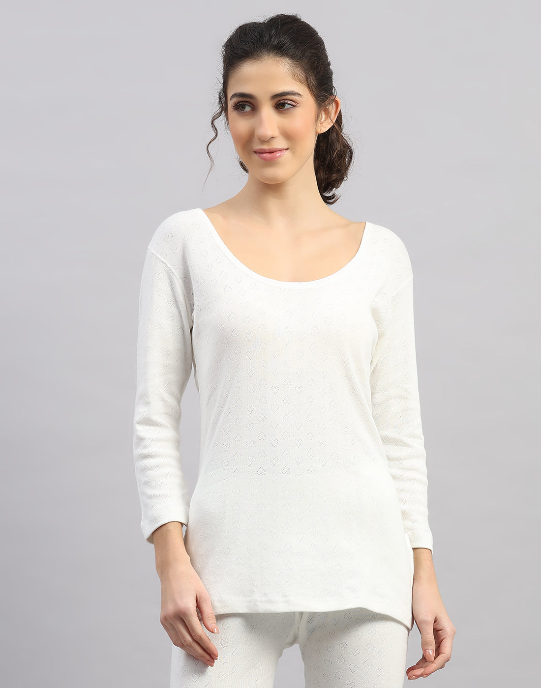 Women Off White Solid V Neck 3/4th Sleeve Thermal Vest