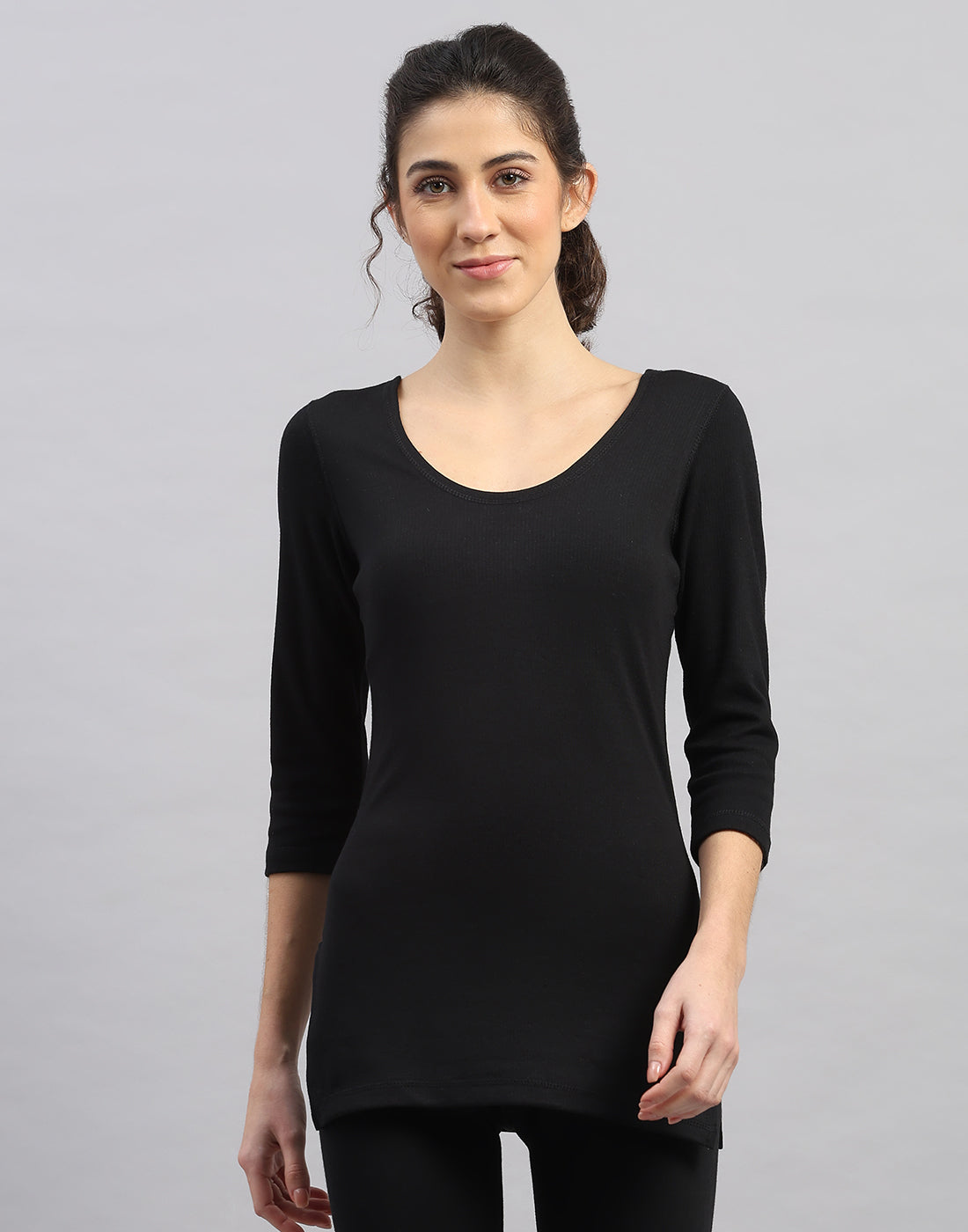 Women Black Solid Round Neck Sleeveless Thermal Vest