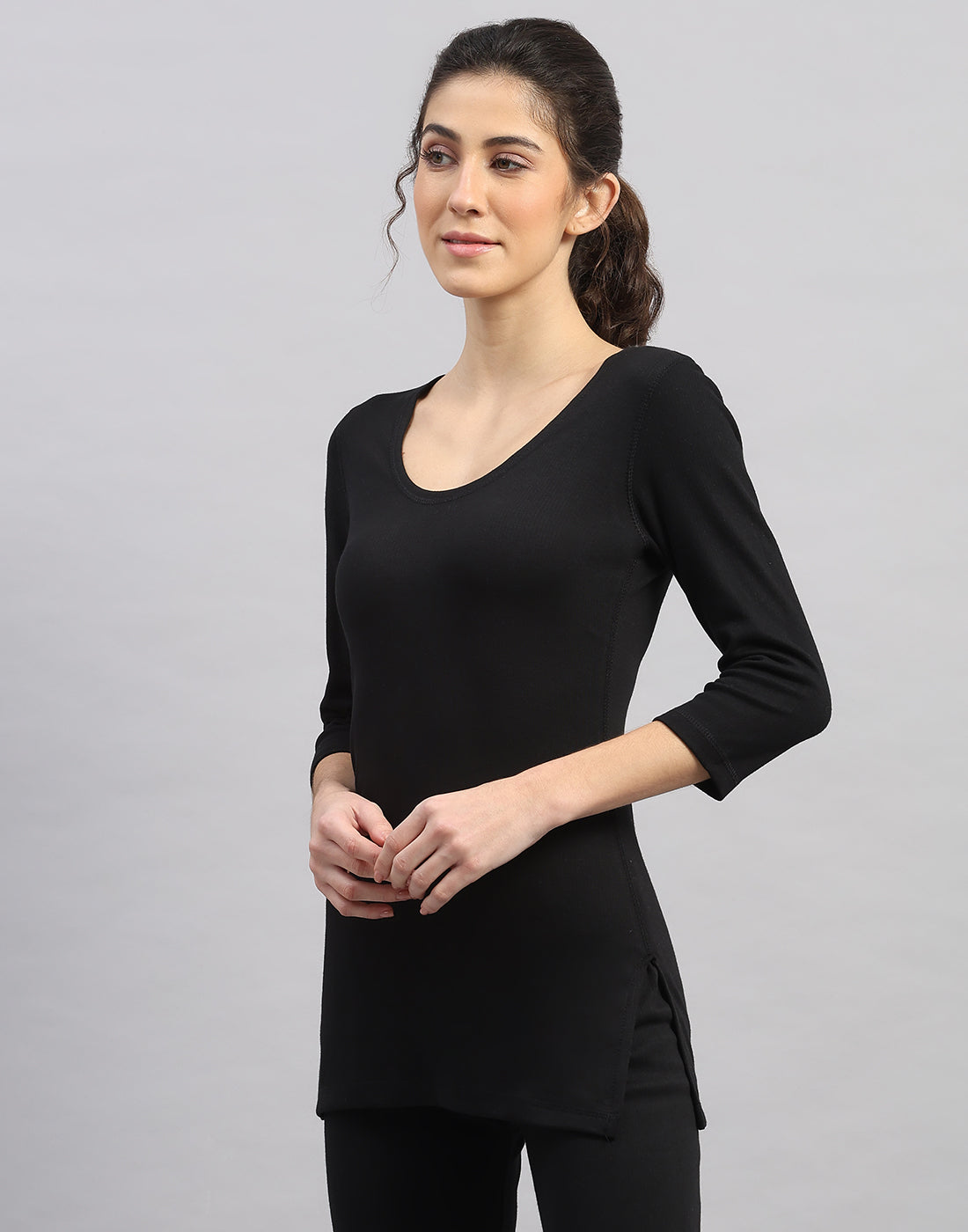 Women Black Solid Round Neck Sleeveless Thermal Vest