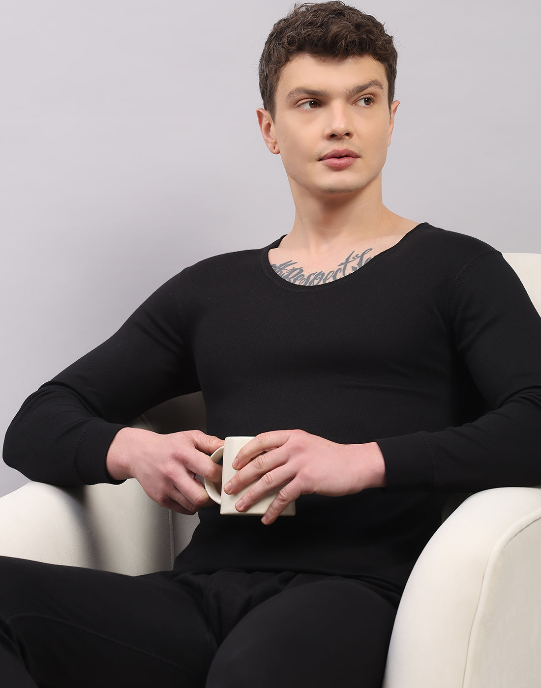 Men Black Solid Round Neck Full Sleeve Thermal Vest