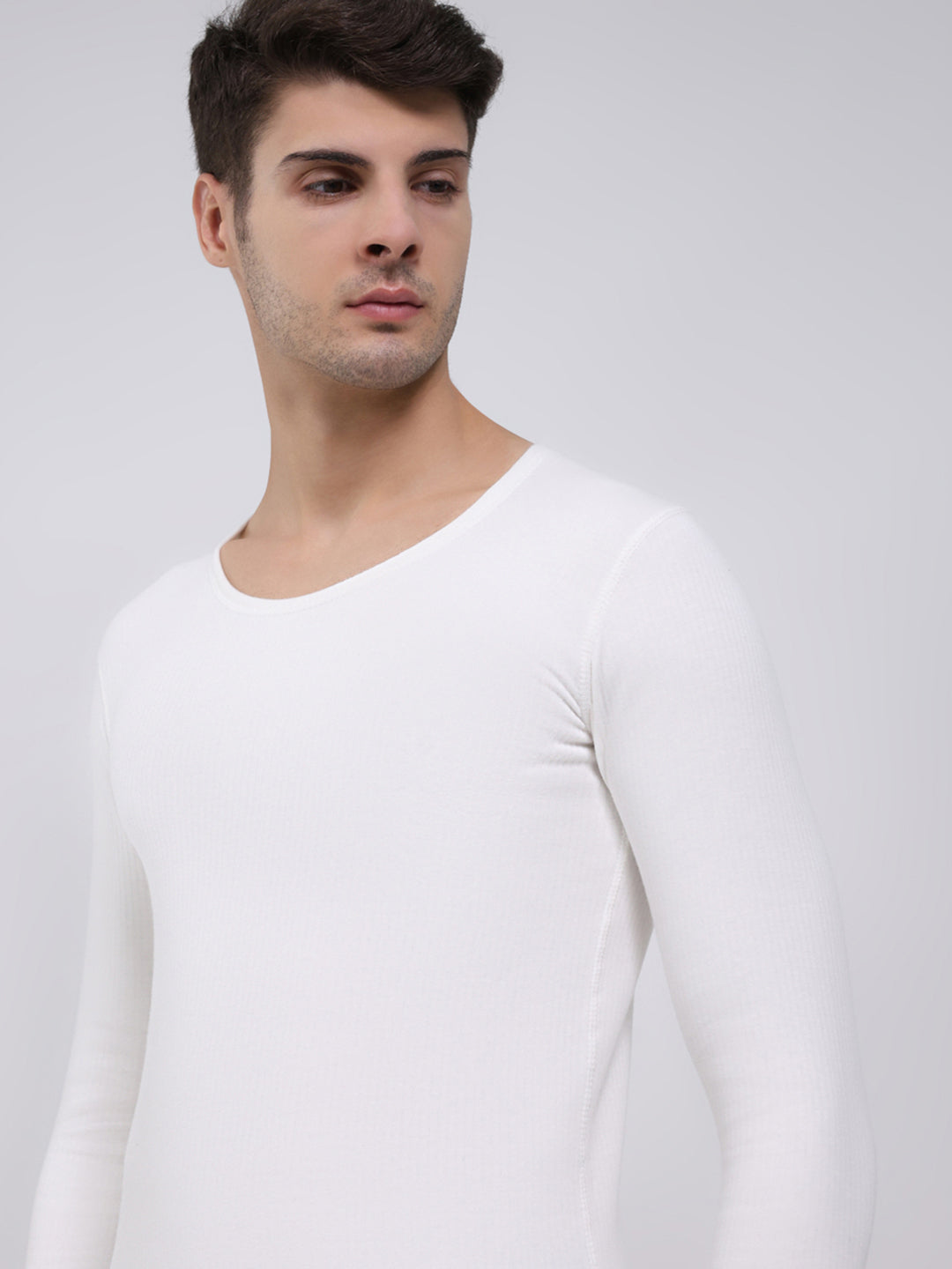 Men White Solid Round Neck Full Sleeve Thermal Vest