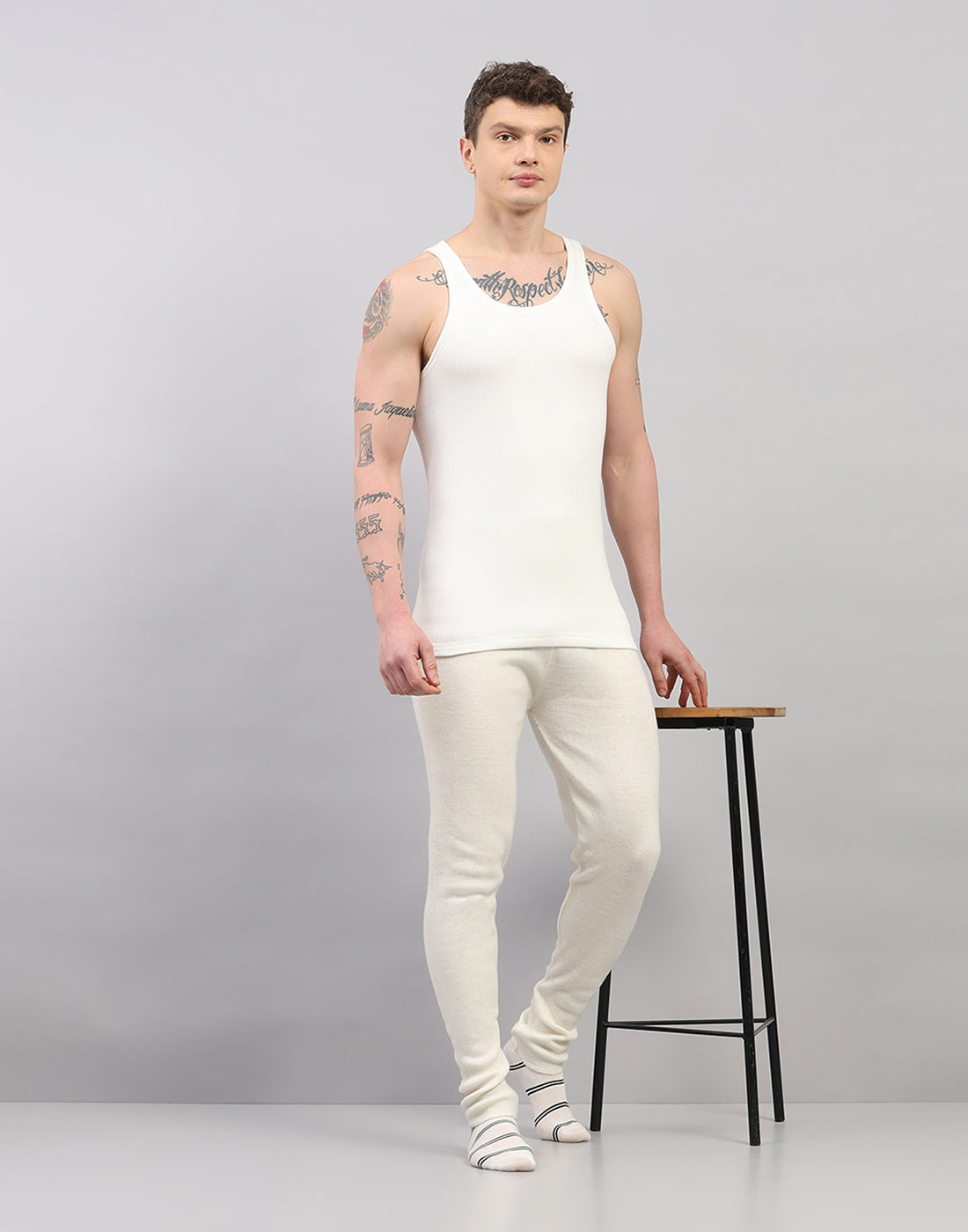 Men White Solid Round Neck Sleeveless Thermal Vest
