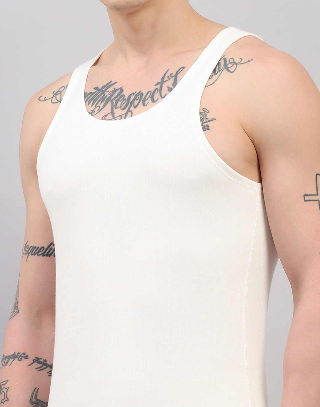 Men White Solid Round Neck Sleeveless Thermal Vest