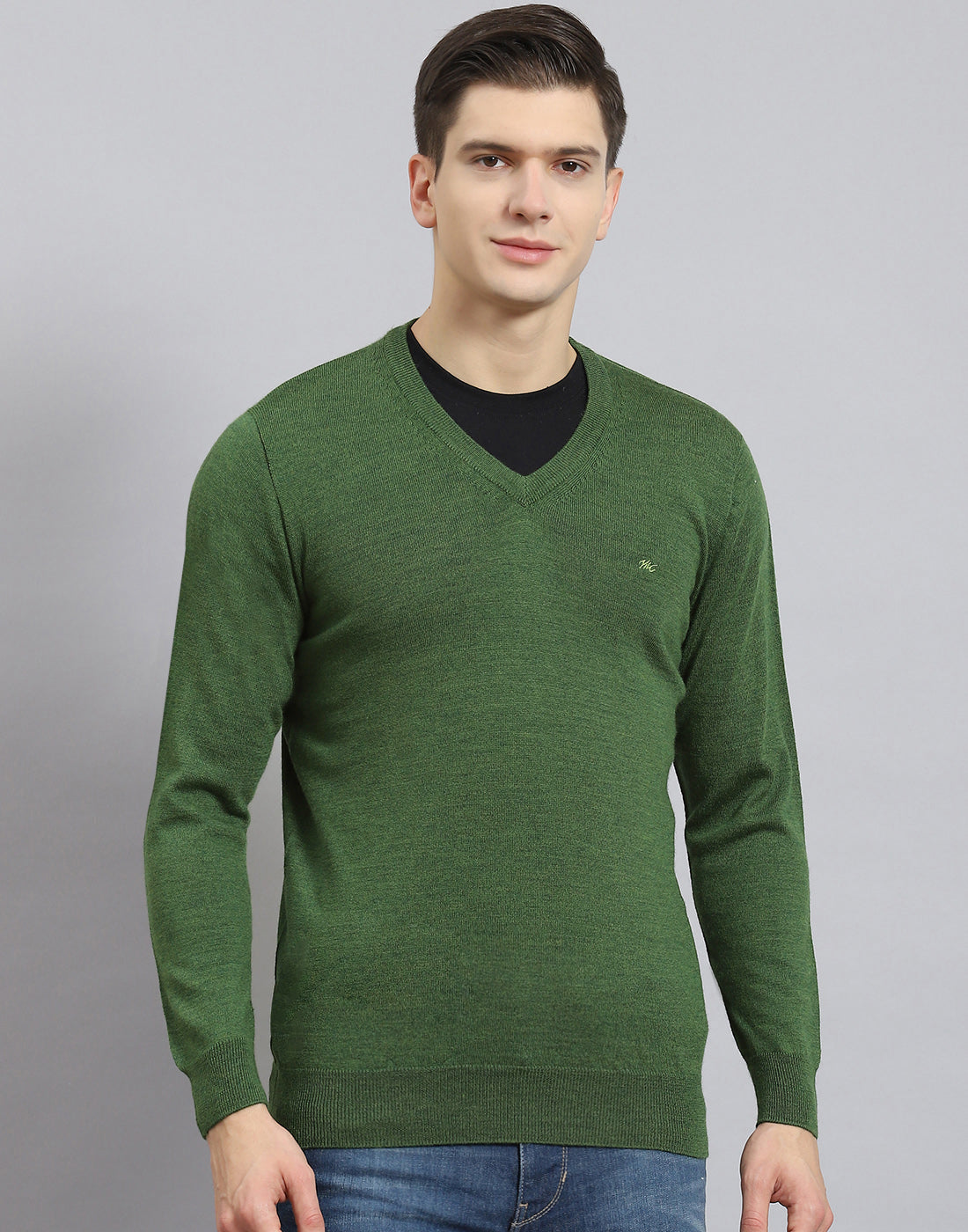 Men Green Solid V Neck Full Sleeve Sweater
