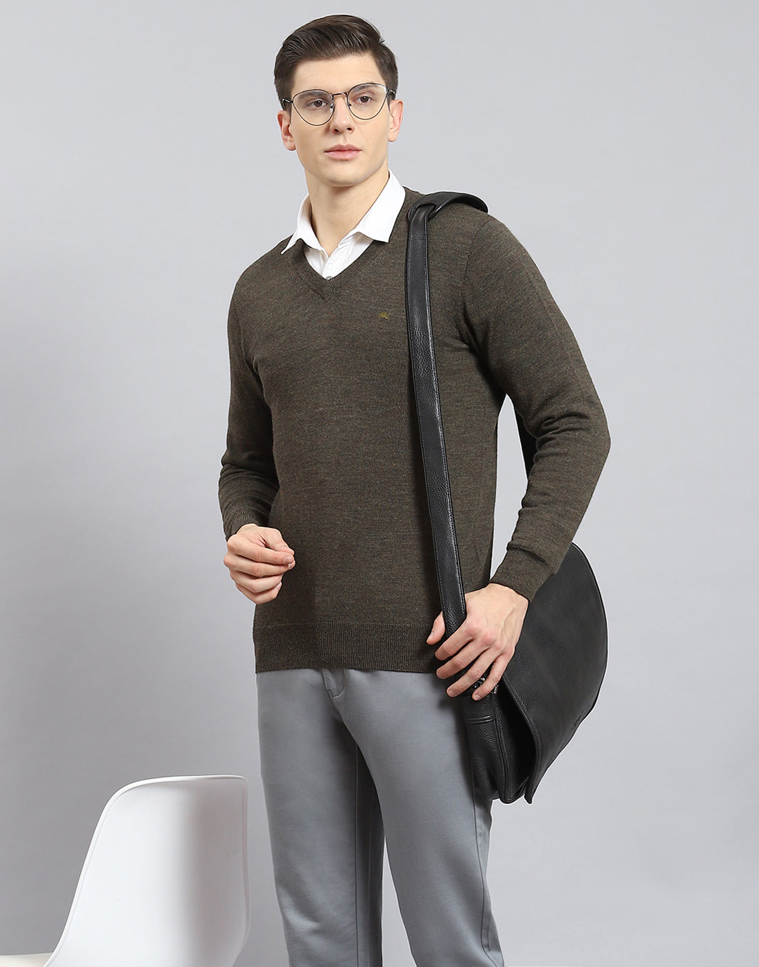 Men Brown Solid V Neck Full Sleeve Sweater
