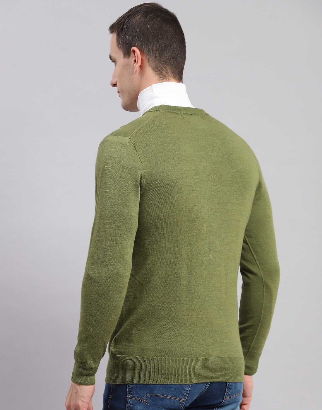 Men Green Solid V Neck Full Sleeve Sweaters/Pullovers