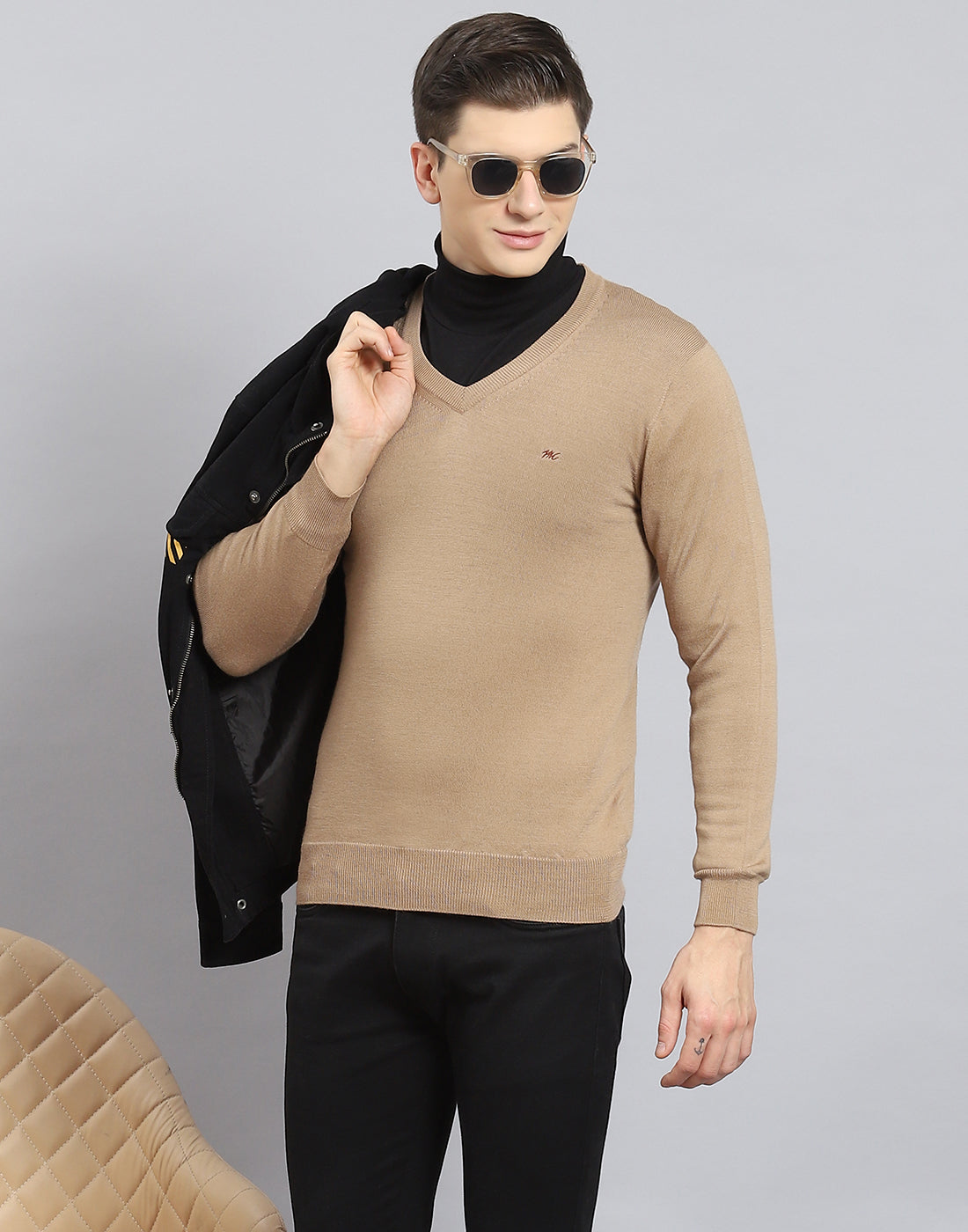 Men Brown Solid V Neck Full Sleeve Sweater