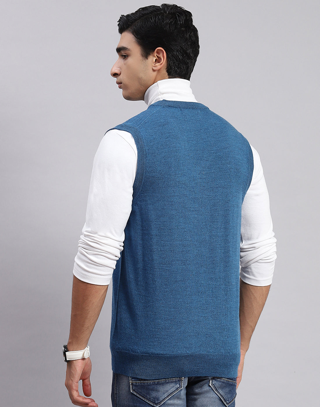 Men Blue Solid V Neck Sleeveless Sweaters/Pullovers