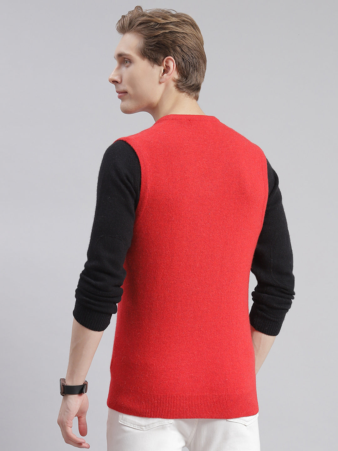 Men Red Solid V Neck Sleeveless Sweaters/Pullovers