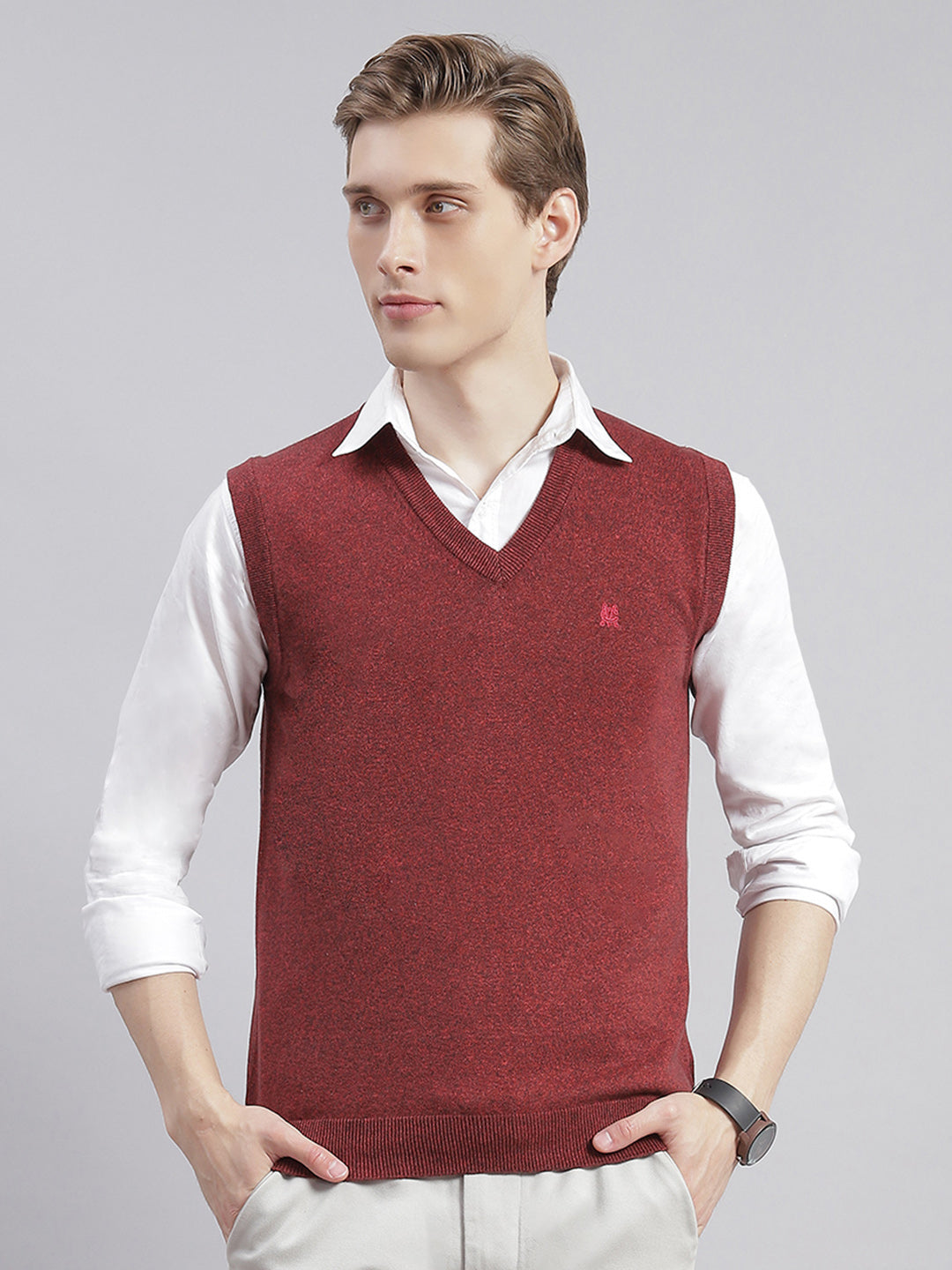 Men Maroon Solid V Neck Sleeveless Sweaters/Pullovers