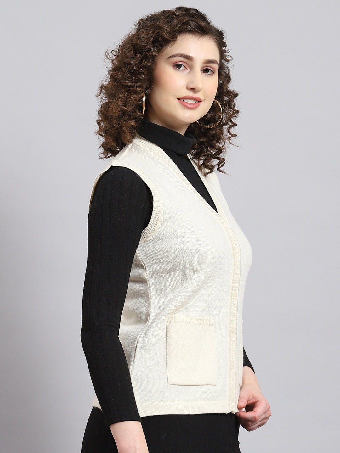 Women Cream Solid V Neck Sleeveless Cardigan