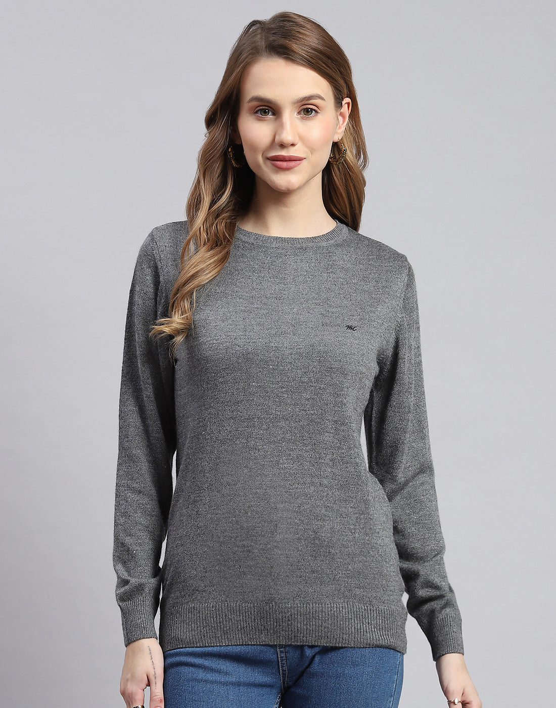 Women Grey Solid Round Neck Full Sleeve Sweater