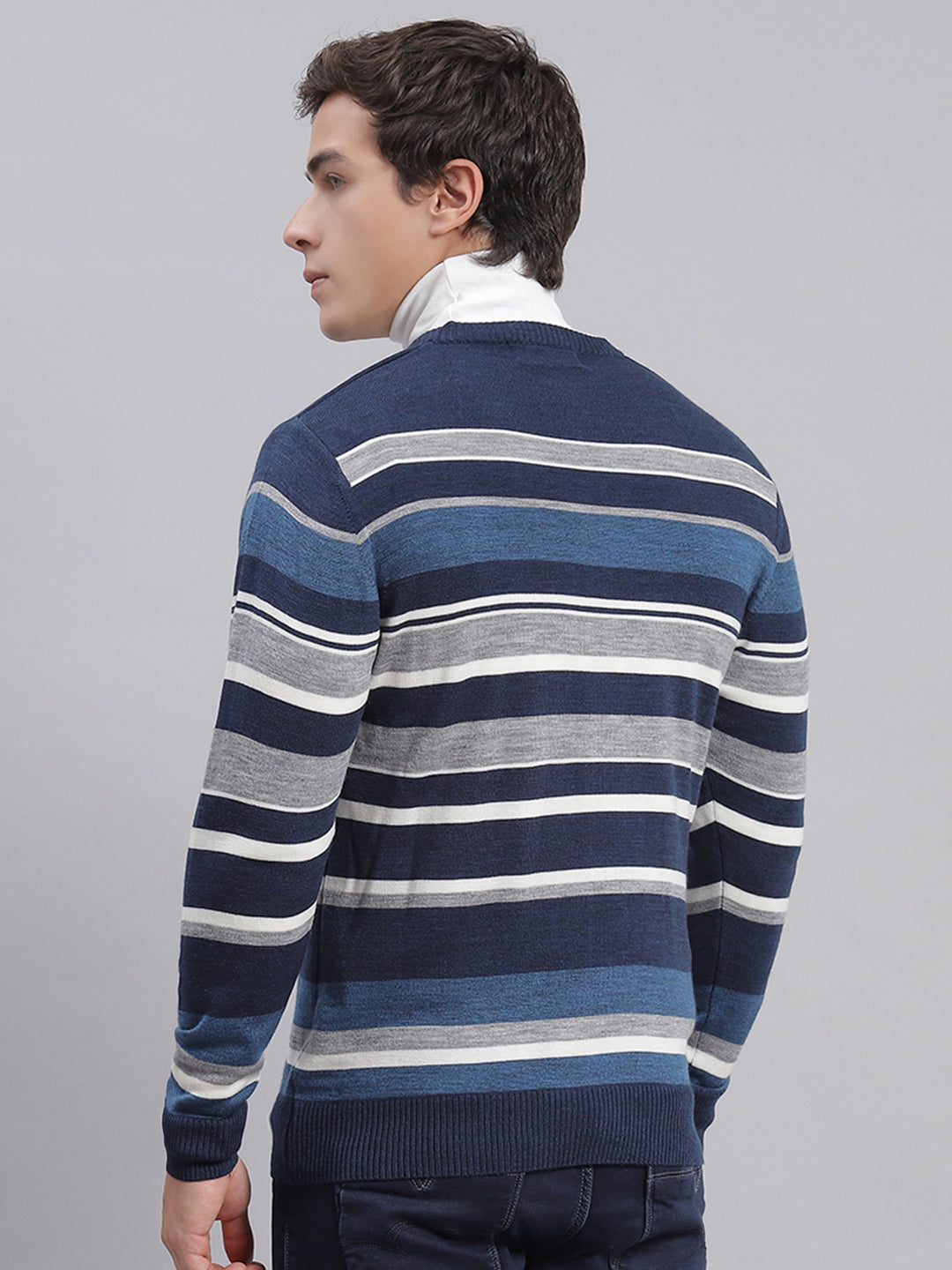 Men Blue Stripe V Neck Full Sleeve Sweaters/Pullovers