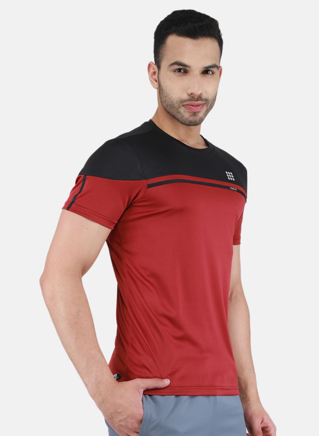 Rock.it Men Maroon Solid T-Shirt