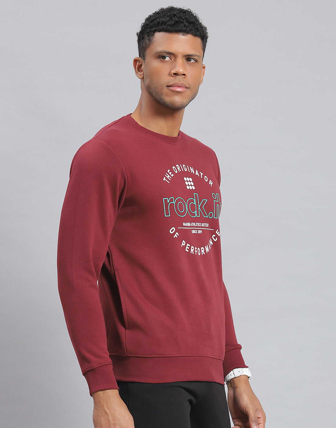 Rock.it Men Maroon Solid Round Neck Full Sleeve Sweatshirt