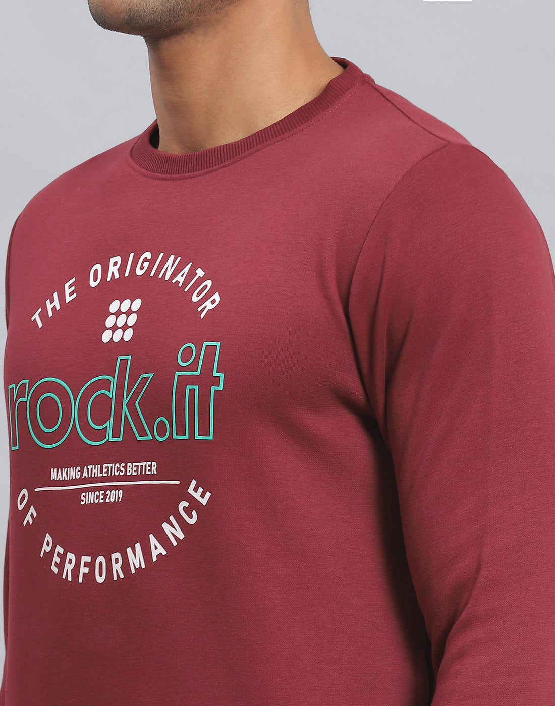 Rock.it Men Maroon Solid Round Neck Full Sleeve Sweatshirt