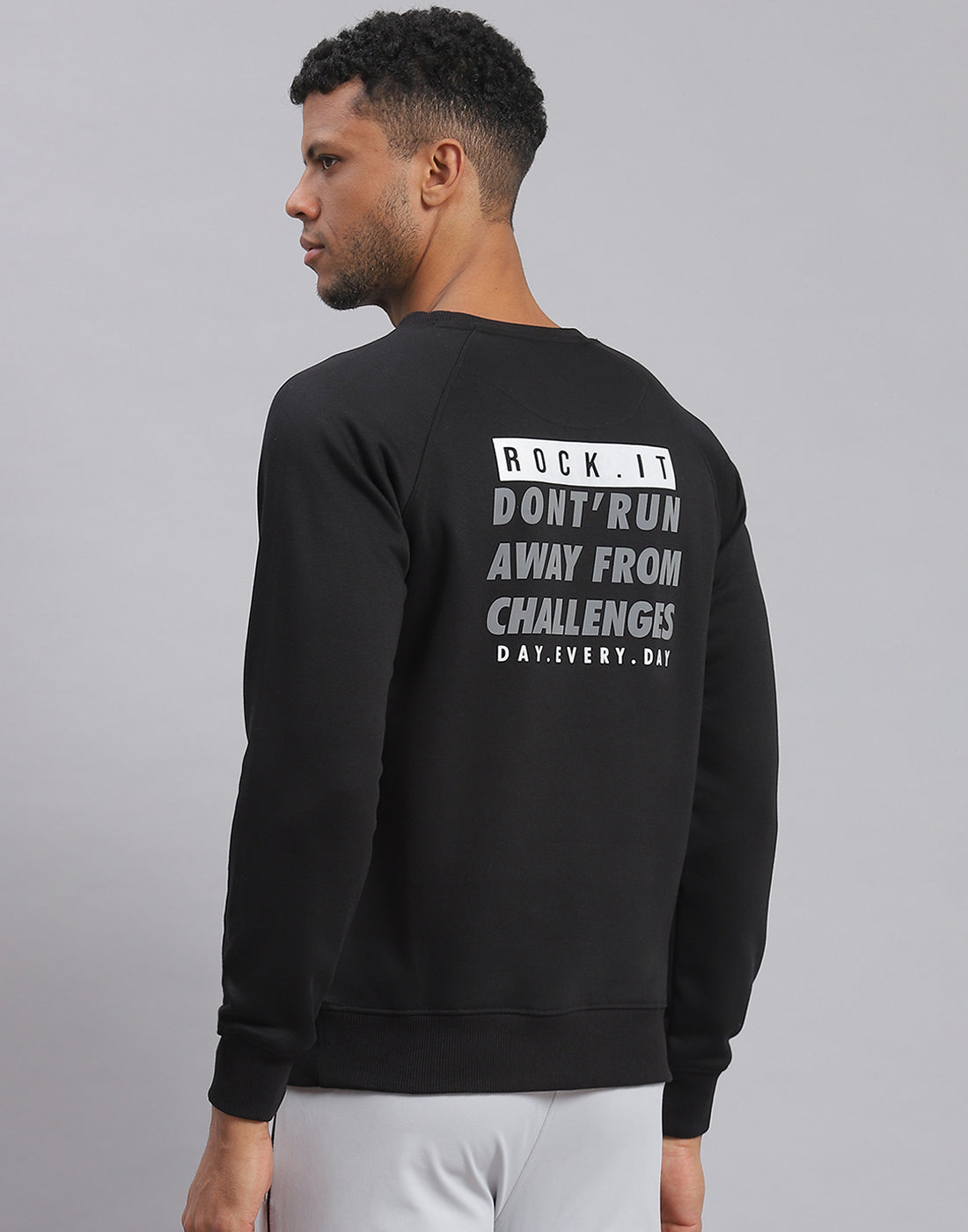 Rock.it Men Black Solid Round Neck Full Sleeve Sweatshirt