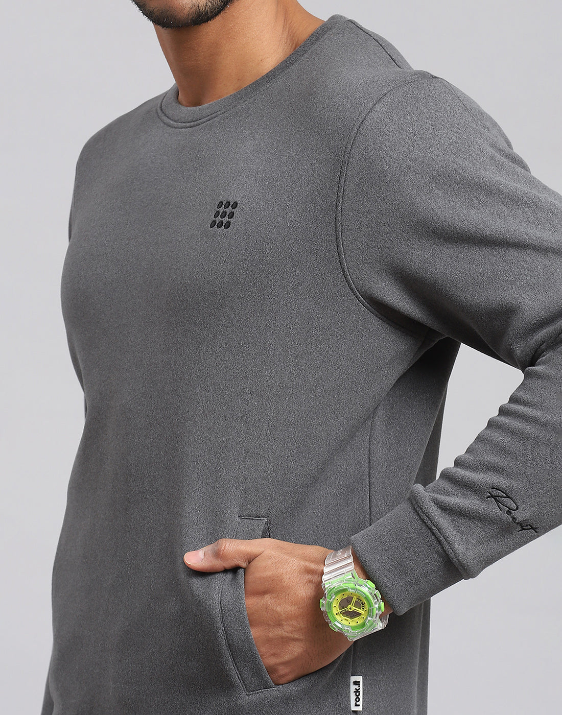 Rock.it Men Grey Solid Round Neck Full Sleeve Sweatshirt