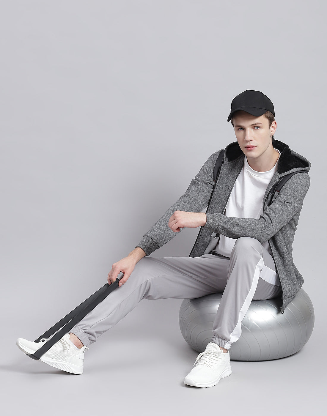 Men Grey Solid Hooded Full Sleeve Sweatshirt