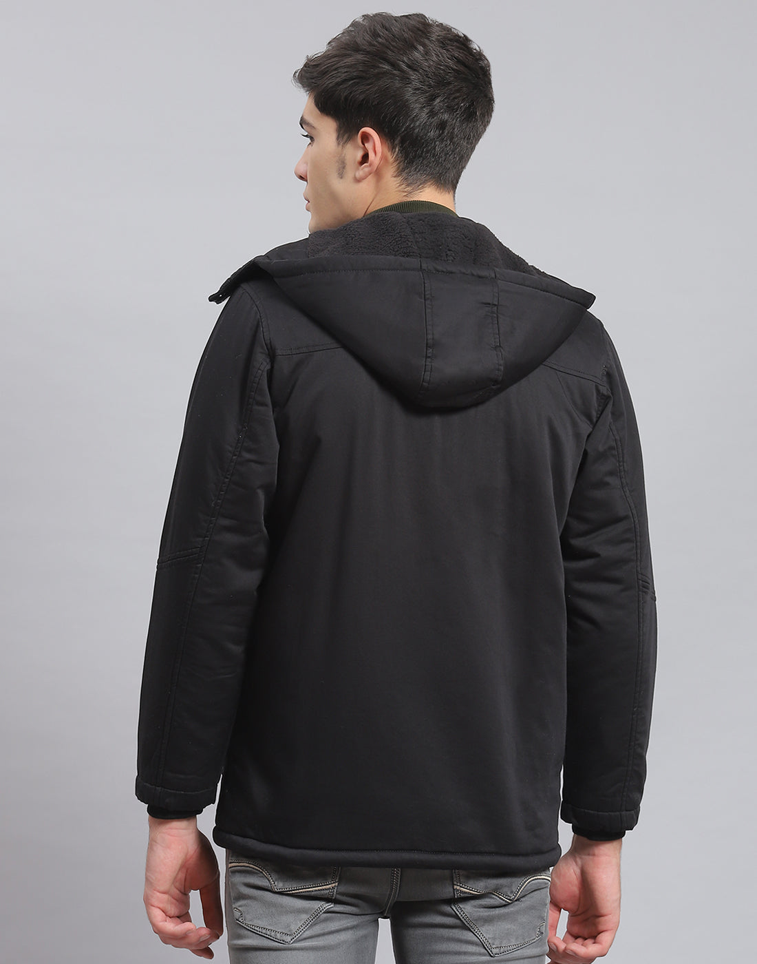 Men Black Solid Hooded Full Sleeve Jacket