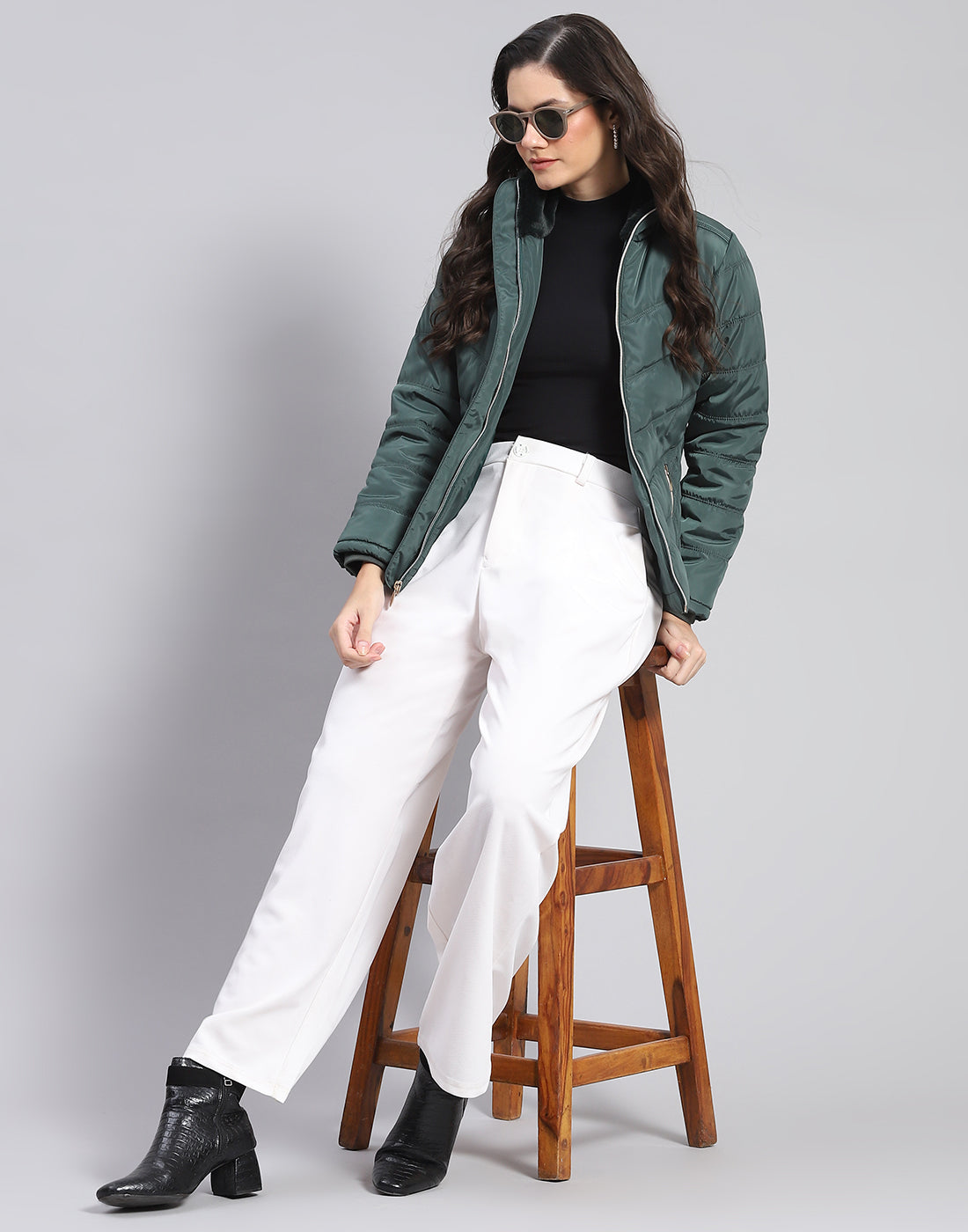 Women Green Solid Stand Collar Full Sleeve Jacket
