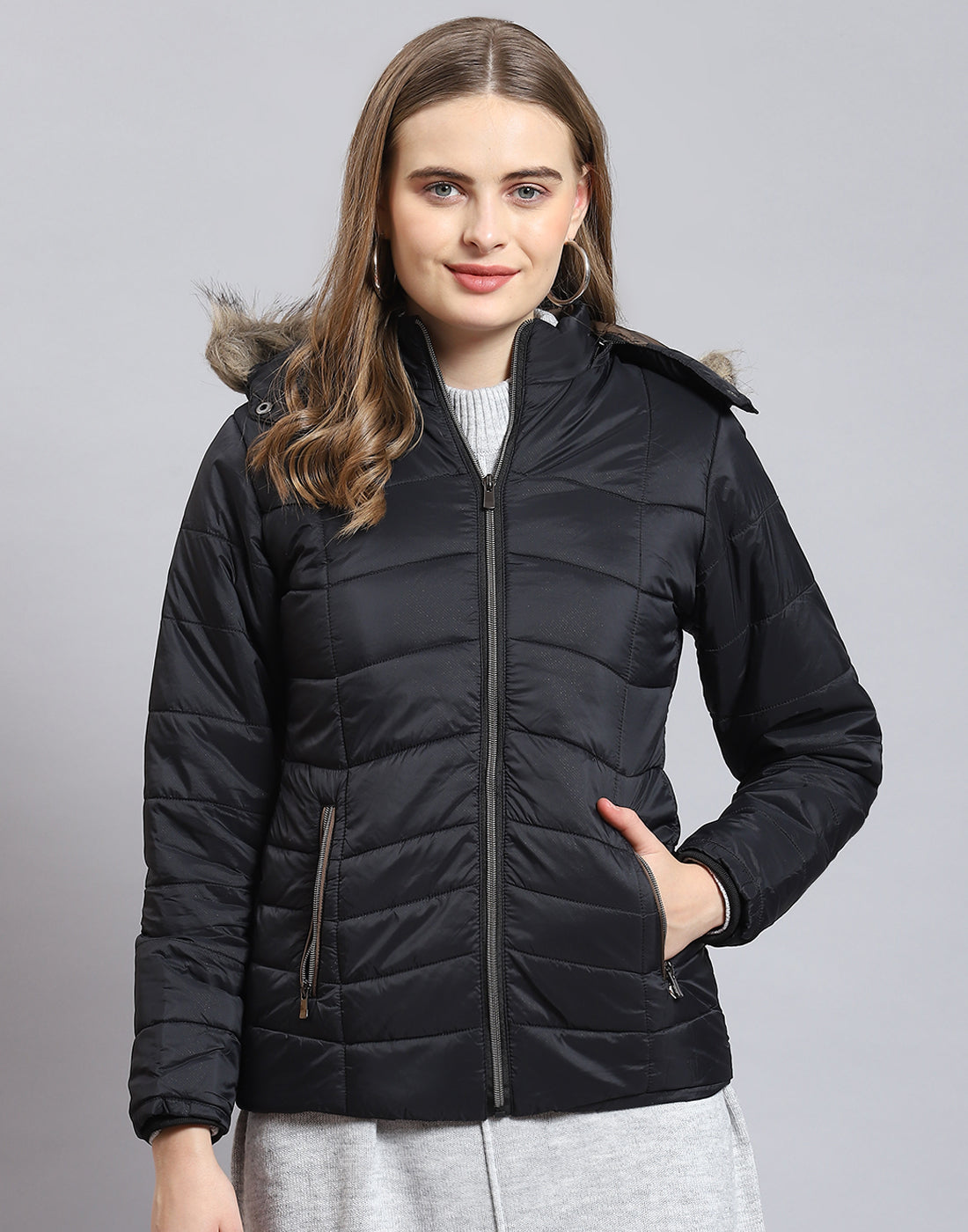 Women Black Solid Hooded Full Sleeve Heating Jacket