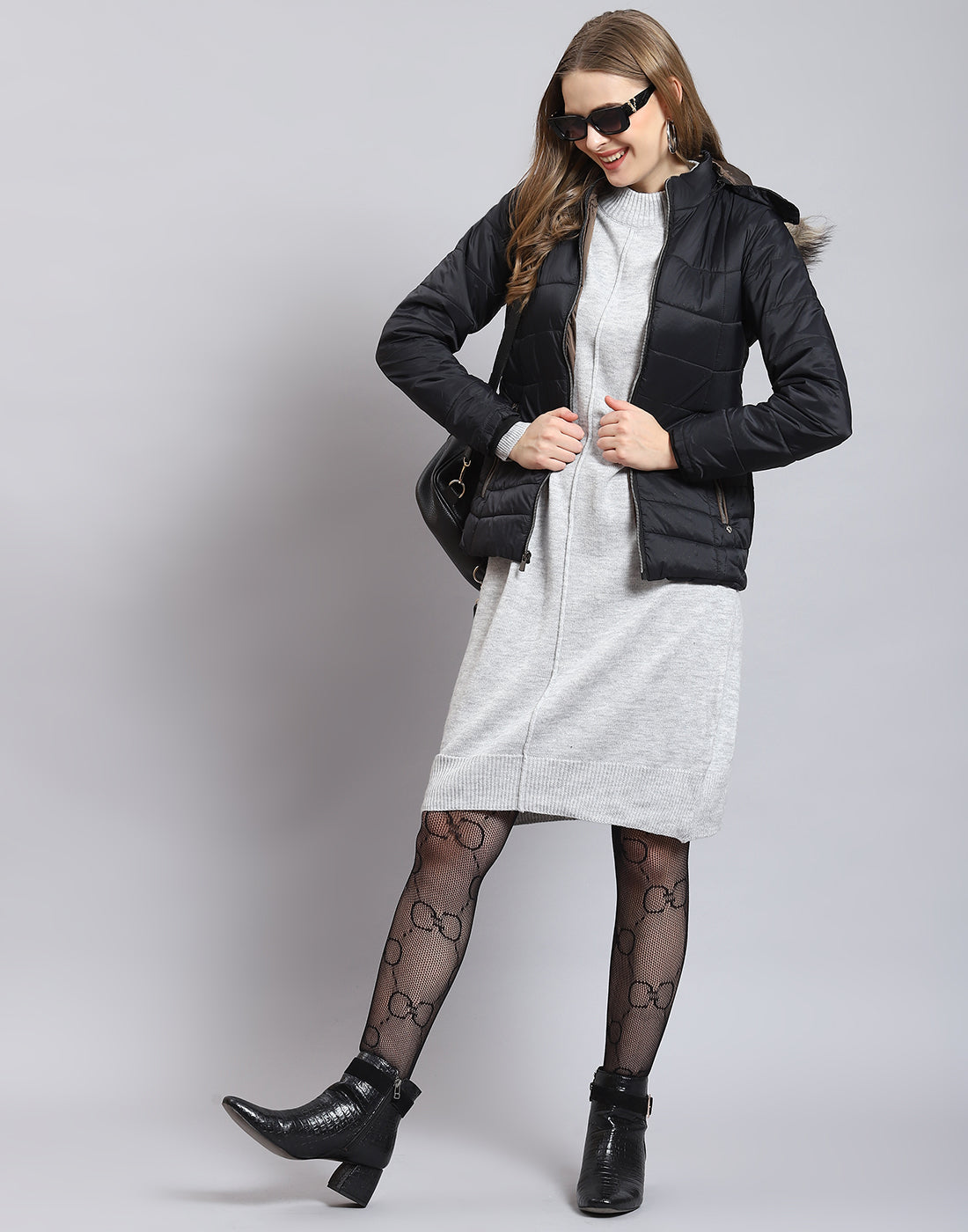 Women Black Solid Hooded Full Sleeve Heating Jacket