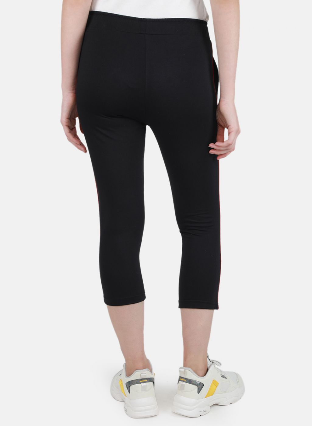 Women Black Solid Capri