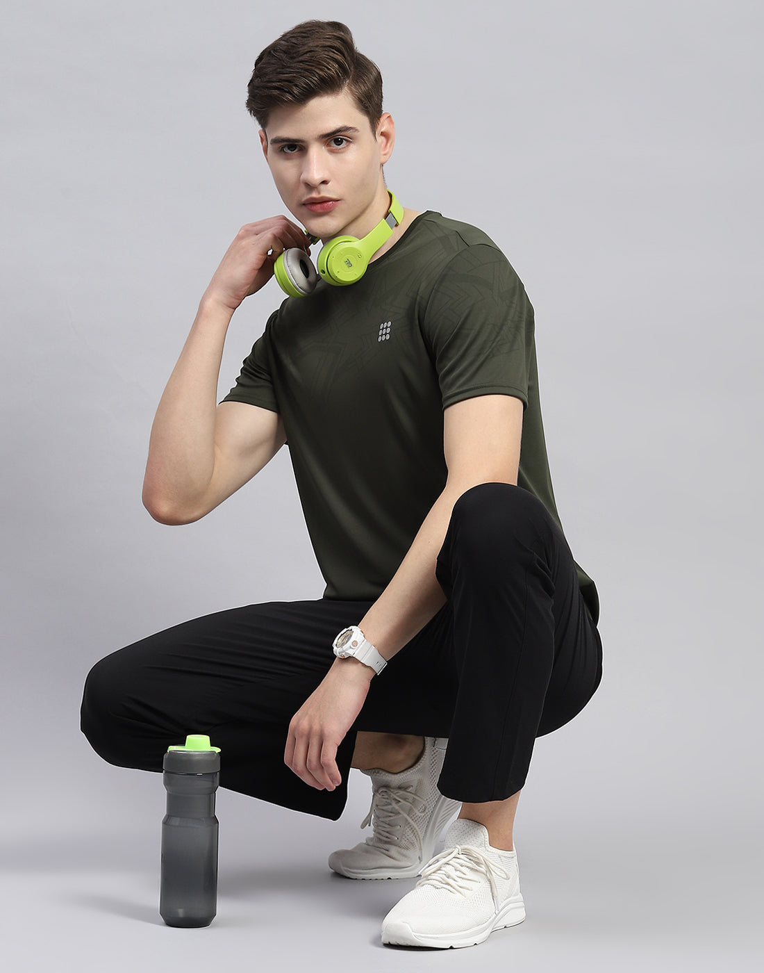 Rock.it Men Olive Solid Round Neck Half Sleeve T-Shirt