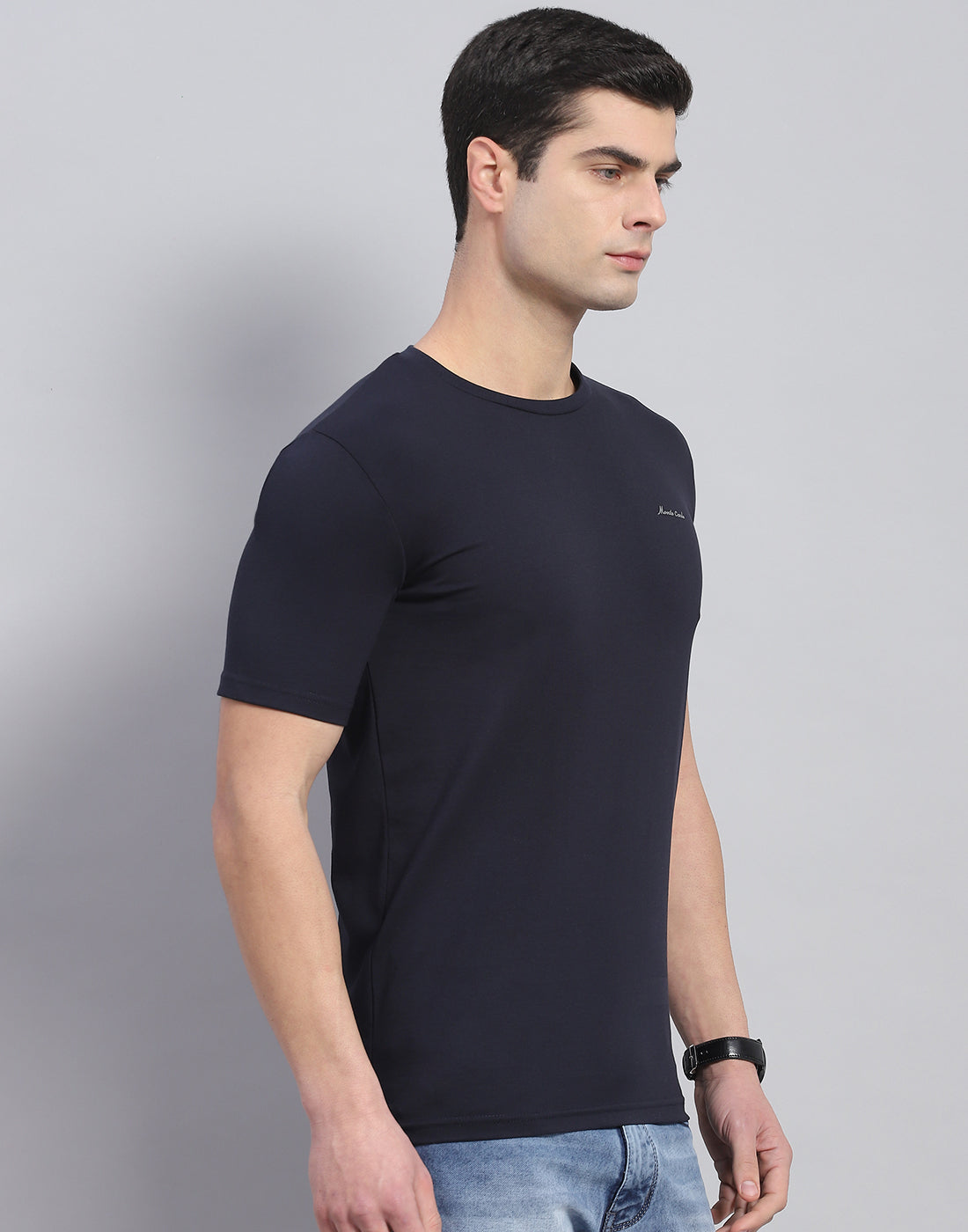 Men Navy Blue Solid Round Neck Half Sleeve T-Shirt