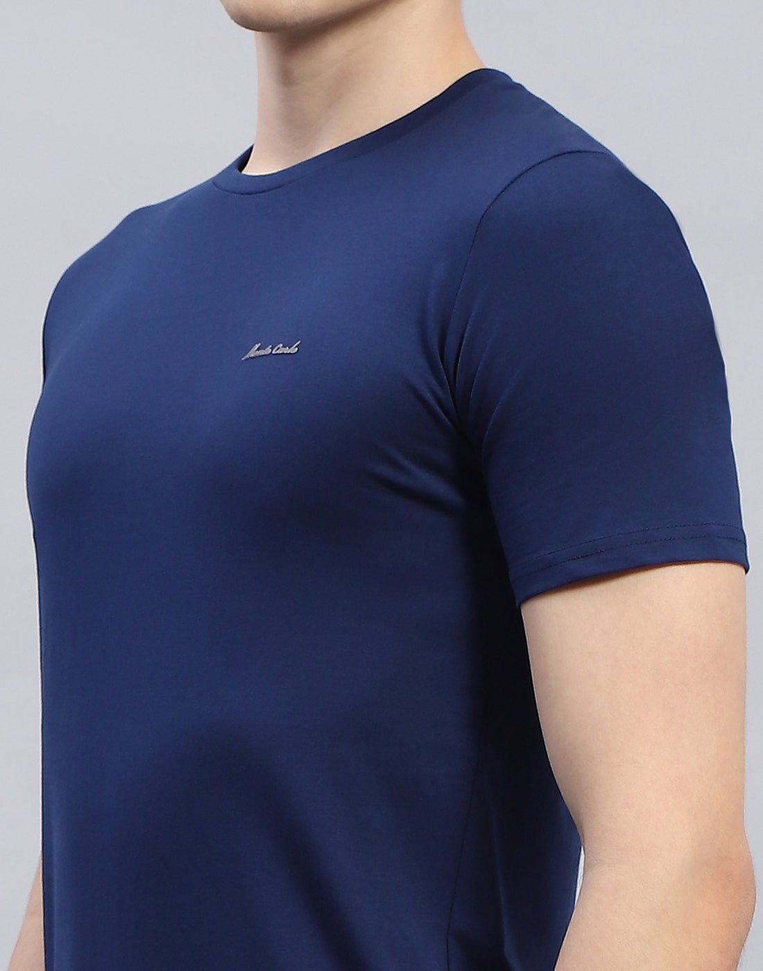 Men Blue Solid Round Neck Half Sleeve T-Shirt