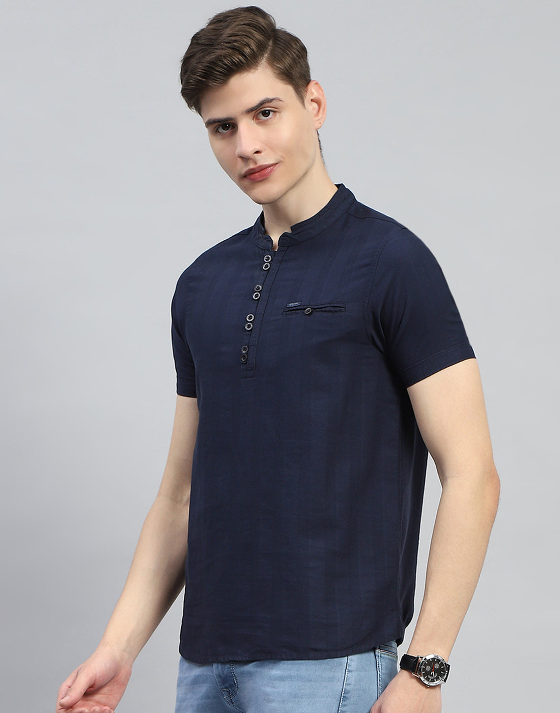 Men Navy Blue Solid F Neck Half Sleeve Kurta