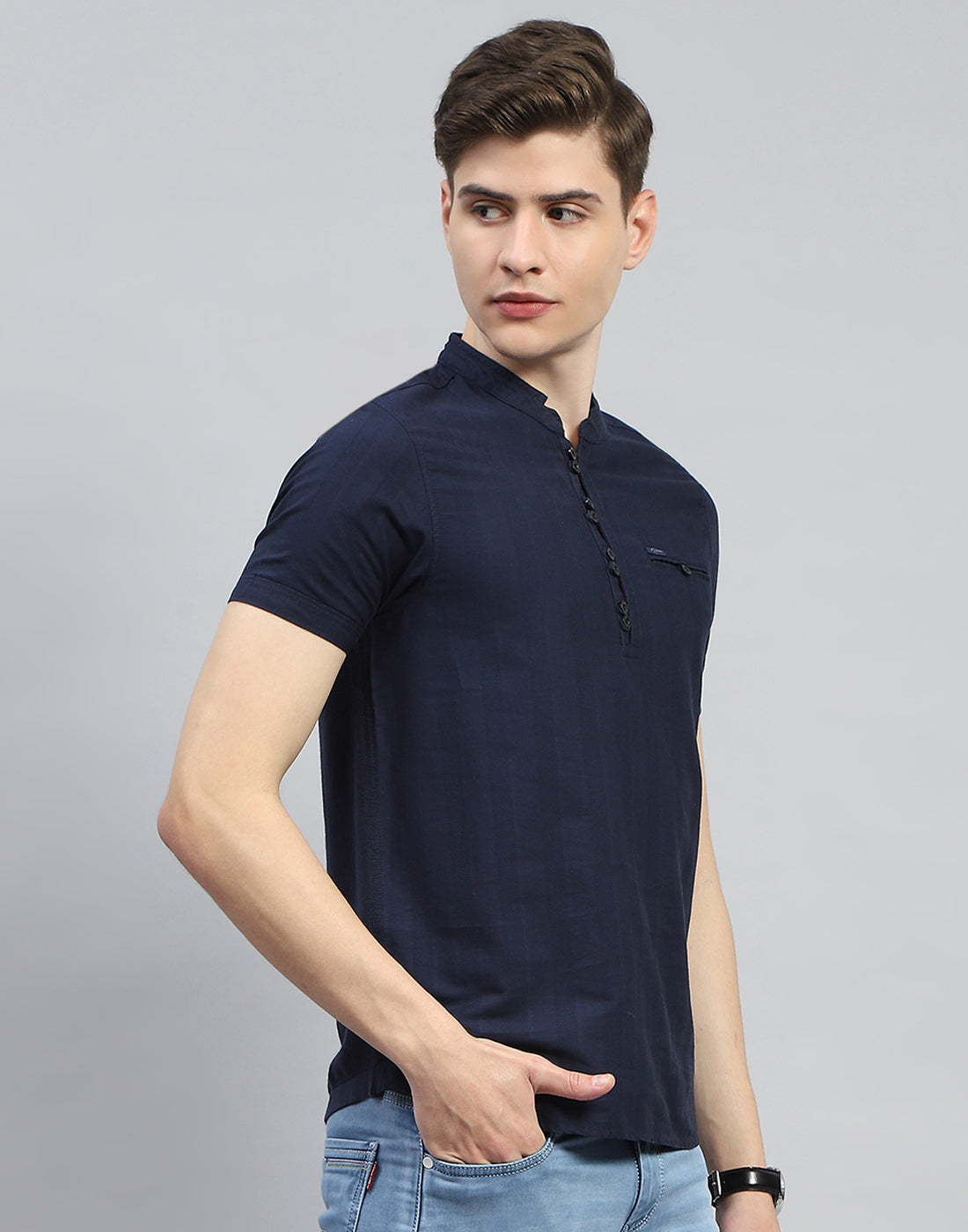 Men Navy Blue Solid F Neck Half Sleeve Kurta